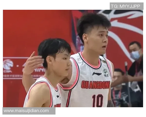 成都篮球队在邀请赛中以73分稳居积分榜首位的精彩表现 成都篮球队在邀请赛中以73分稳居积分榜首位的精彩表现