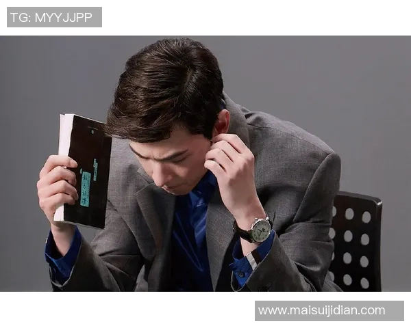 足球明星们的独特风格与个人魅力展现剪指甲瞬间的精彩瞬间 足球明星们的独特风格与个人魅力展现剪指甲瞬间的精彩瞬间